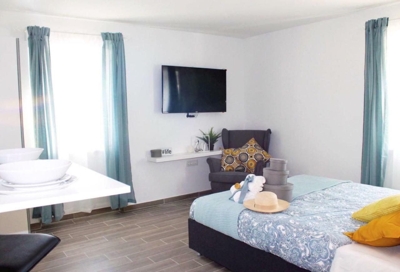 וינקורן Apartments Borghetto מראה חיצוני תמונה